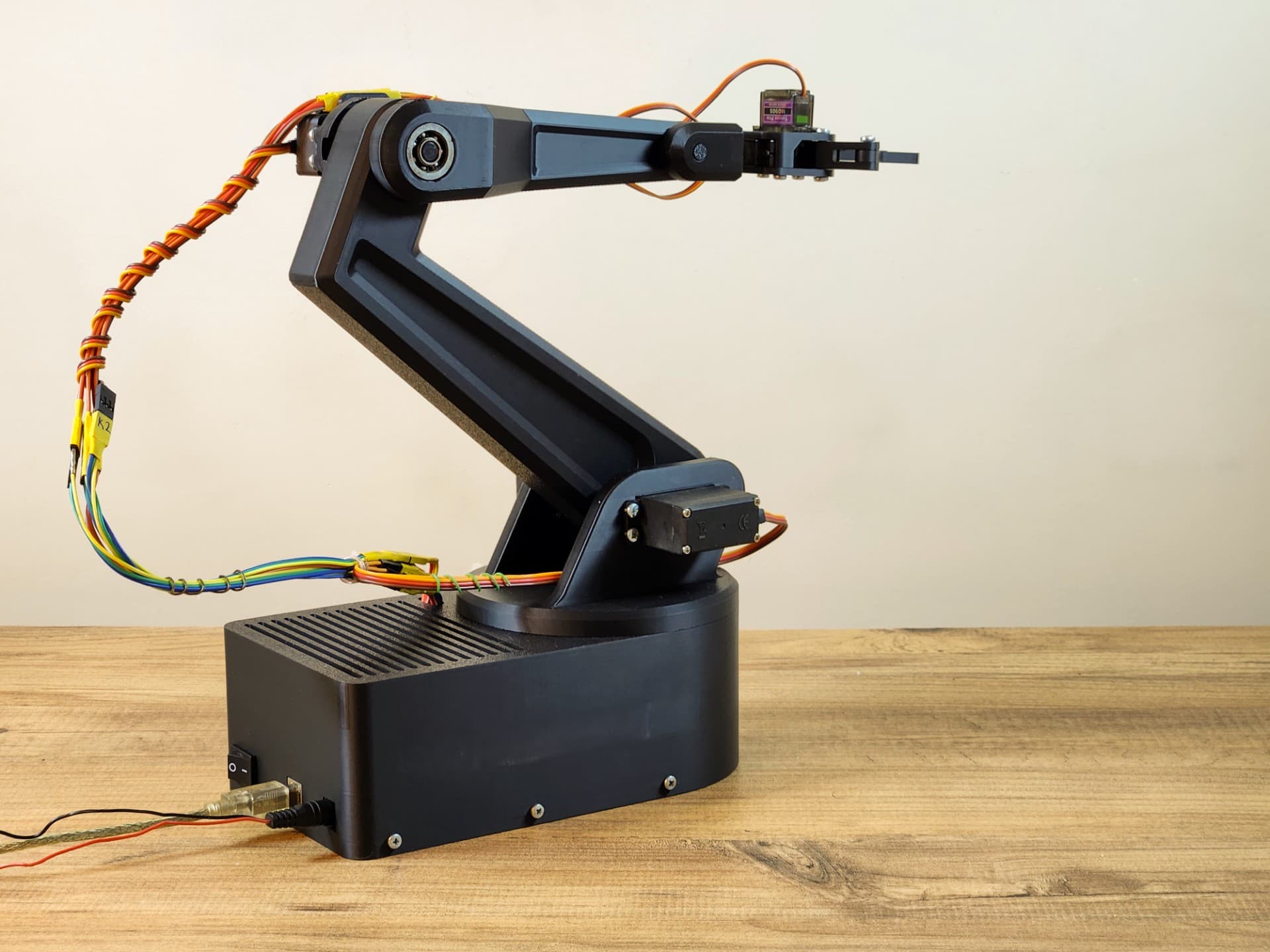 Programmable Arduino Robotic Arm - 7-Servo Developer Kit